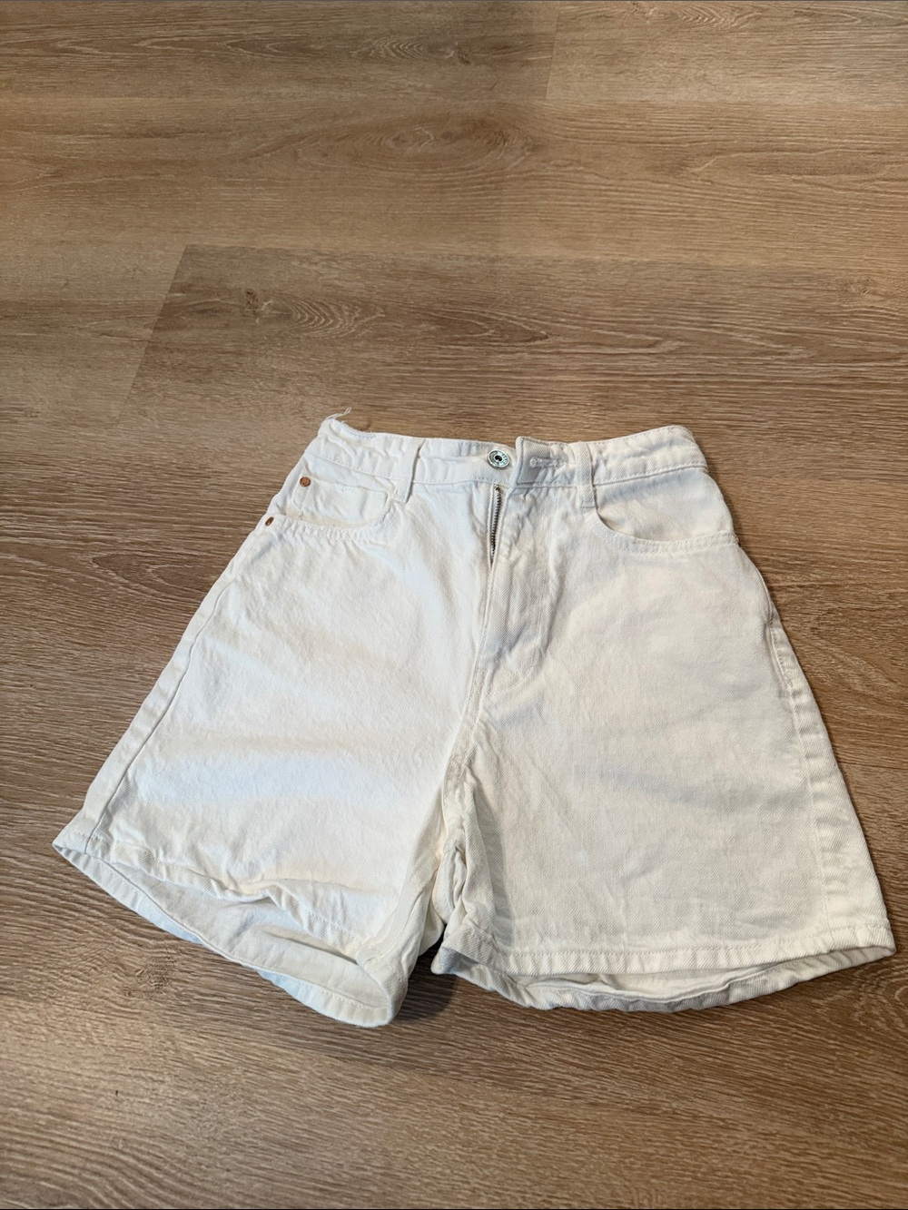 Zara White High-Rise Casual Bermudas